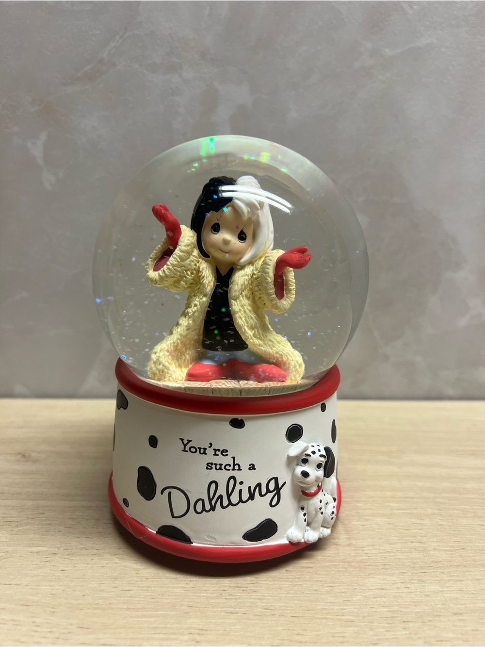 🖤 Disney Precious Moments Cruella de Vil Musical Snow Globe – WORKING